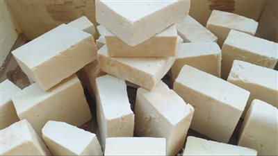 لنظافة قوية.. طريقة عمل صابون المواعين من بواقي زيت الطعام 