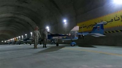 إيران تكشف عن قاعدة سرية تحت الأرض للطائرات المسيرة 