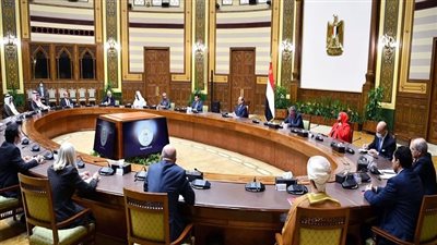 السيسي: يتعين العمل على حسن استخدام واستثمار وتحصين عقول الشباب العربي ضد الأيديولوجيات المتطرفة