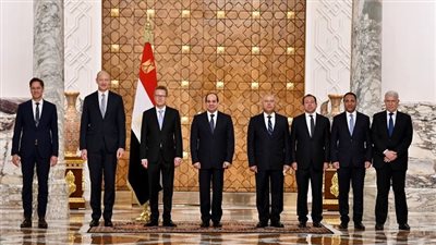 شاهد |السيسي يشهد مراسم التوقيع على التعاقد مع 