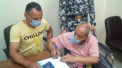 الداخلية: تيسير الإجراءات لكبار السن وذوي الهمم للحصول على الخدمات الشرطية | صور 