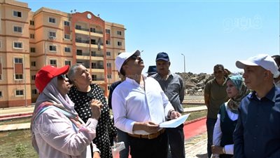 محافظ أسوان يتابع معدلات الإنجاز بحي اللوتس ووضع حجر أساس مسجد ومكتب بريد | صور