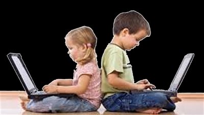نصائح مهمة تحمى أطفالك من مخاطر تطبيقات الإنترنت | فيديو 