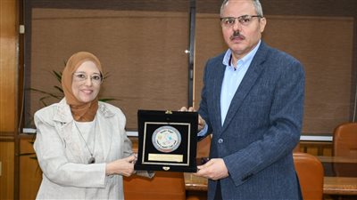 منح درع ملتقى جودة التعليم لجامعة قناة السويس