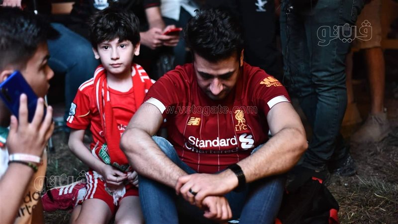 بكاء مشجع ليفربول