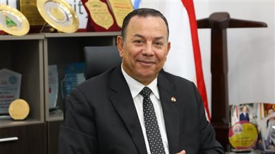 رئيس جامعة المنصورة الجديدة يتفقد الاختبارات العملية 