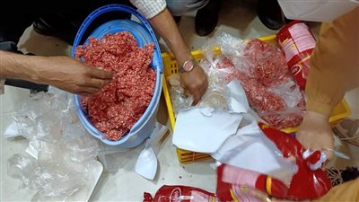 إعدام 50 كيلو لحوم فاسدة في حملة تموينية بالعريش