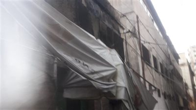 السيطرة على حريق مخزن مطعم شهير بالإسكندرية 