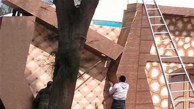 لحظة إزالة قاعة أفراح مخالفة في كرداسة | فيديو