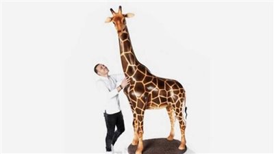 زرافة من الشوكولاتة تحصد 80 مليون مشاهدة | فيديو