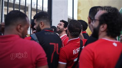 السلطات المغربية تؤمن وصول الجماهير المصرية لملعب مركب محمد الخامس