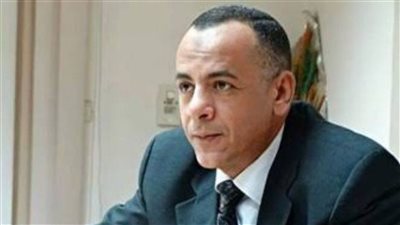 اكتشاف بردية تحتوي على فصول من كتاب الموتى داخل تابوت في سقارة