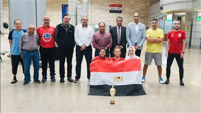 وفد رسمي من الرياضة يستقبل منتخب تنس الطاولة بمطار القاهرة