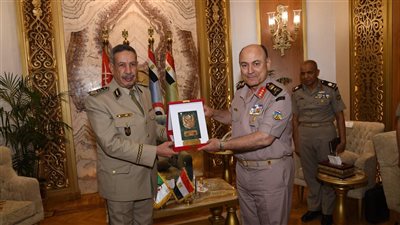 رئيس أركان حرب القوات المسلحة يلتقي رئيس دائرة الاستعمال والتحضير الجزائري