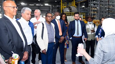 جولة لوفود مؤتمر مصر تستطيع بعدد من المصانع بمنطقة السخنة المتكاملة | صور