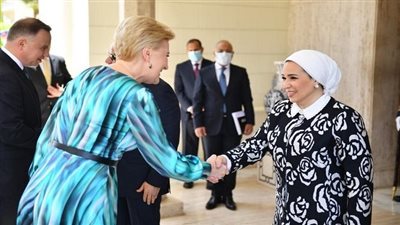 5 صور ترصد مباحثات قرينة السيسي وحرم رئيس بولندا.. تمكين الشباب والمرأة وحياة كريمة الأبرز