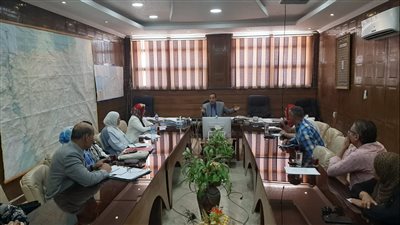 محافظ شمال سيناء يلتقي مجلس إدارة دار الأيتام بالعريش 