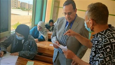محافظ شمال سيناء يتفقد امتحانات الدبلومات الفنية