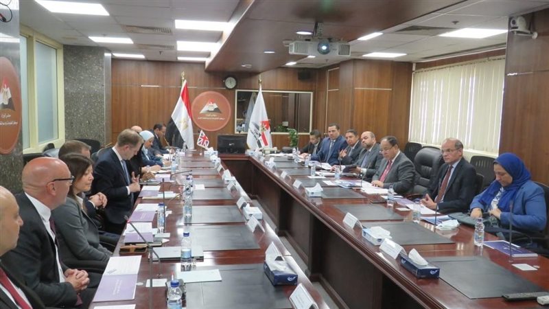 لقاء وزير المالية
