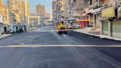 رصف الطبقة السطحية بشارع عثمان محرم في الطالبية | صور
