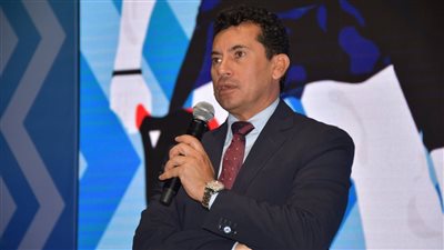 وزير الرياضة يفتتح البطولة الدولية للبادل تنس بالعاصمة الإدارية | صور