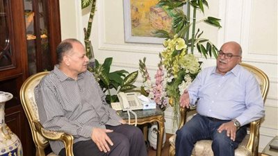 محافظ أسيوط يلتقي مسئولي الوكالة الأمريكية للتنمية الدولية لتنفيذ مشروعات المياه والصرف