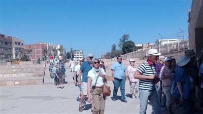480 سائحا أجنبيا يزورون المناطق الأثرية بسوهاج خلال مايو