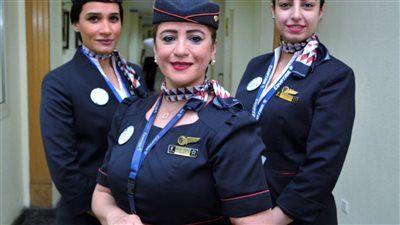 شروط الالتحاق بوظيفة مضيف جوي بشركة مصر للطيران 