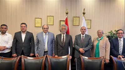 وفد من نقابة الأطباء يلتقي الزمالة المصرية لبحث مشاكل الأعضاء
