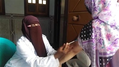 تطعيم 434 ألف مواطن بلقاح كورونا خلال حملة طرق الأبواب بالقليوبية