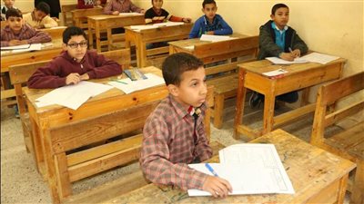 طلاب الشهادة الابتدائية يختتمون امتحانهم بمادة اللغة الإنجليزية بالإسكندرية