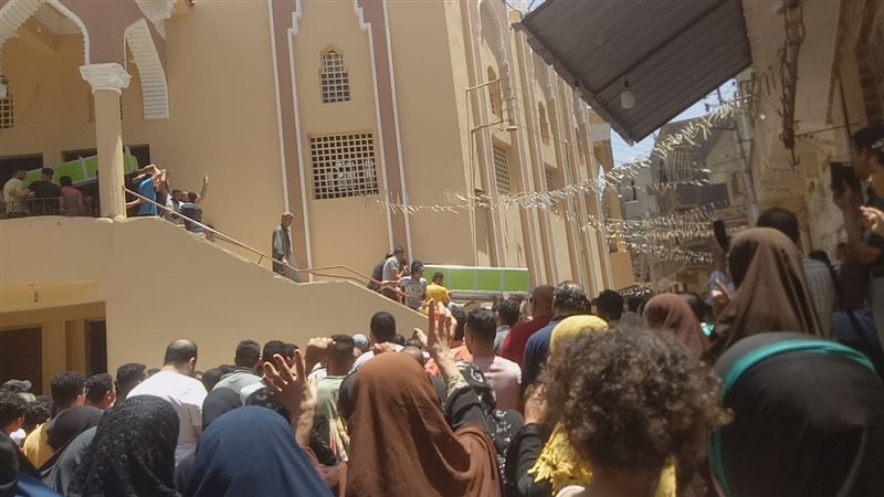 الجنازة الاطفال