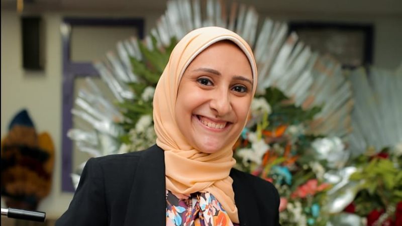 الطبيبة آية السيد