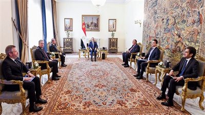  بسام راضي: الرئيس يؤكد على المكانة الهامة التي يتمتع بها الاتحاد الأوروبي ومؤسساته في إطار السياسة المصرية والتي ترتكز على الاحترام المتبادل والتعاون المشترك.. والتطلع لاستمرار التواصل النشط