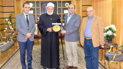 علي جمعة رئيسا للجنة مناقشة رسالة دكتوراه بآداب المنصورة