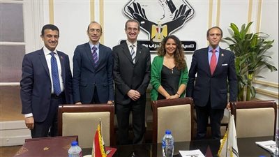 رئيس بعثة الصليب الأحمر يلتقي أعضاء لجنة العفو من تنسيقية شباب الأحزاب