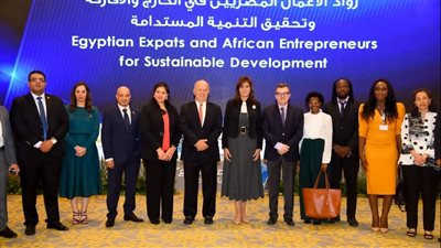 تنسيقية شباب الأحزاب تشارك في فاعليات اليوم الثاني من مصر تستطيع بالصناعة