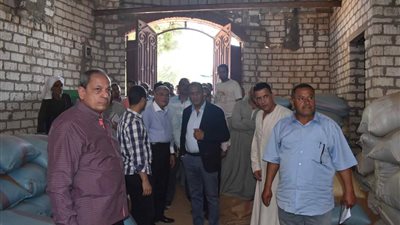 ضبط صاحب مخزن بحوزته قمح مهرب في المنيا| فيديو