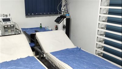 الصحة: إغلاق 65 منشأة خاصة للعلاج بالليزر والأمراض الجلدية مخالفة لاشتراطات مكافحة العدوى