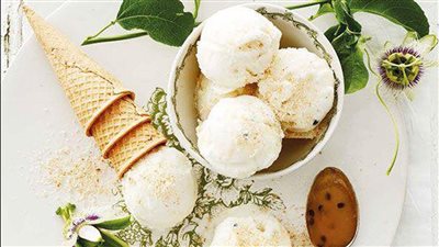 طريقة عمل آيس كريم سهل المقادير في البيت.. وزي الجاهز | فيديو