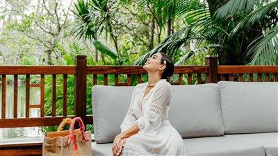 ياسمين صبري بالأبيض في أحدث جلسة تصوير