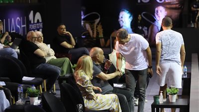 مجدي يعقوب يحضر بطولة الجونة للاسكواش