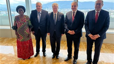 وزير القوى العاملة يبحث مع 