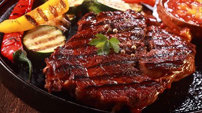 طريقة عمل ستيك اللحم بأكثر من وصفة من مطبخ الشيف ريمو