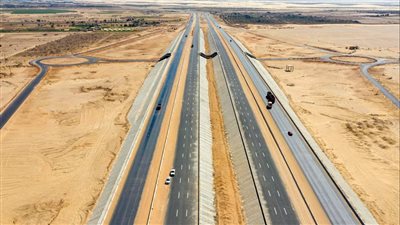 انتظام حركة المرور على طريق أسيوط الغربي بعد تصادم في نطاق الفيوم