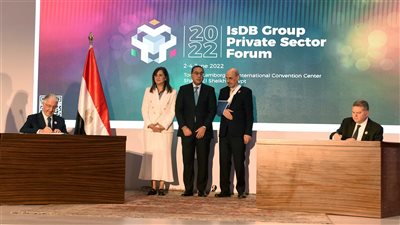 رئيس الوزراء يشهد توقيع اتفاق لتعزيز الصادرات المصرية من المشروعات الصغيرة والمتوسطة