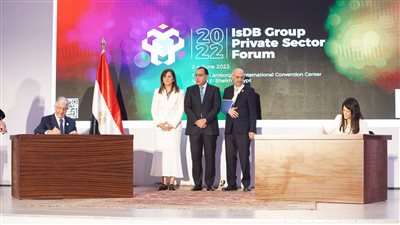 رئيس الوزراء يشهد توقيع اتفاقية بين وزارة الصناعة وبرنامج جسور التجارة العربية الأفريقية