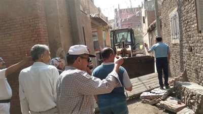 15 صورة ترصد إزالة 41 حالة تعد على الشوارع بقرى أجا في الدقهلية