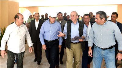 رئيس الوزراء يتفقد مشروع تنفيذ الحي السكني بالزيتونة| صور