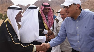 رئيس الوزراء يلتقي مشايخ القبائل في موقع التجلي الأعظم بسانت كاترين | صور